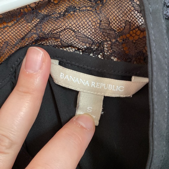 Black sleeveless blouse with lace shoulder detail - Picture 4 of 5